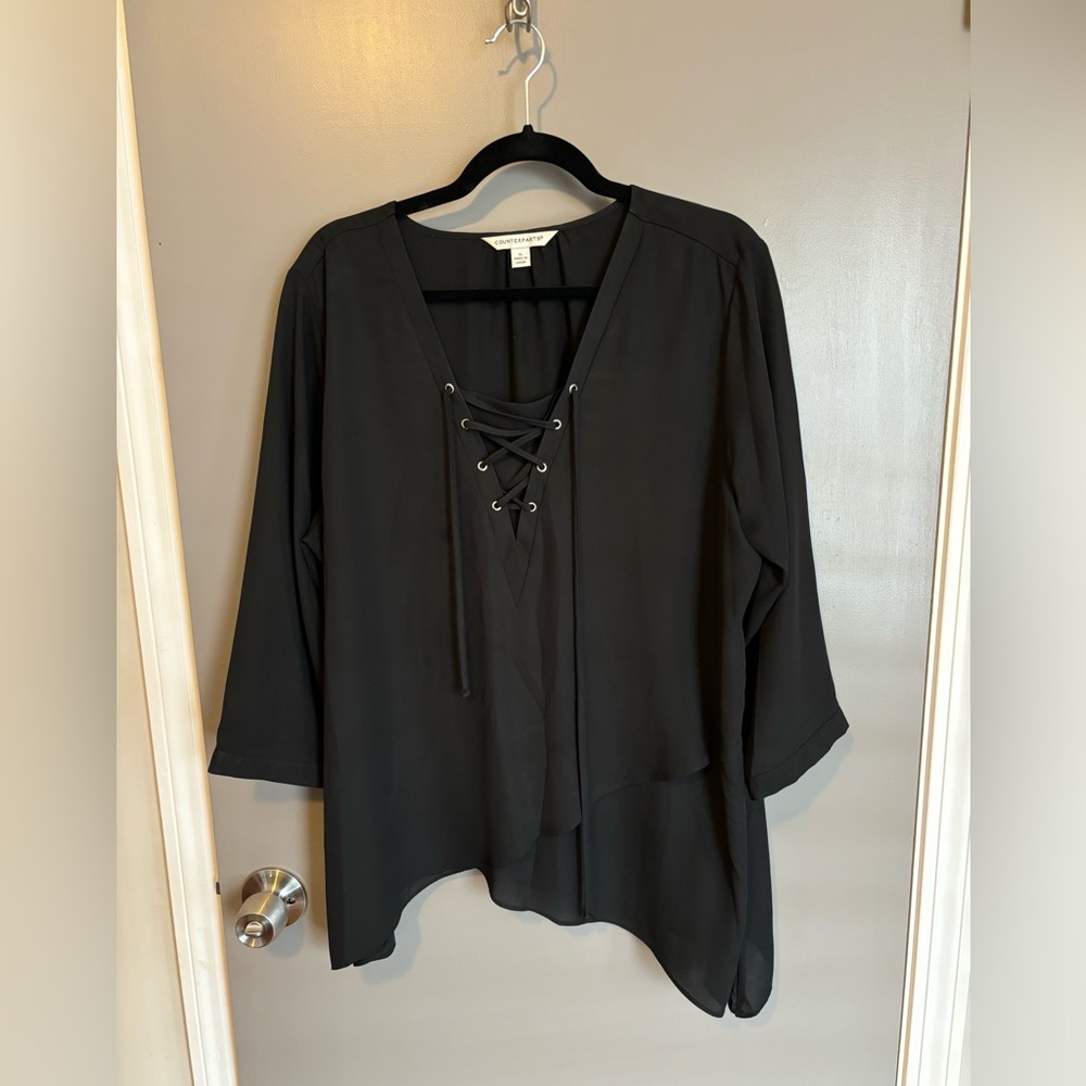 Quarter sleeve flowy black blouse with corset front